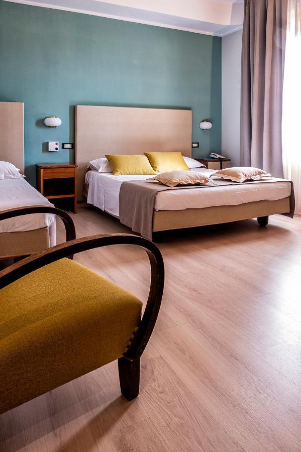 Albergo Cerchi Тортона Екстериор снимка