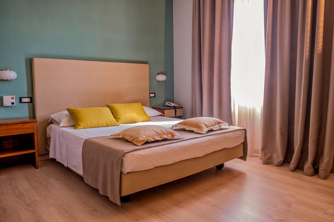 Albergo Cerchi Тортона Екстериор снимка
